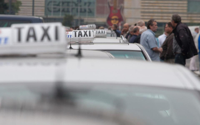 Taksówkarze i kurierzy chcą szczepień na COVID
