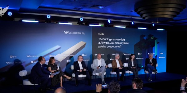 Trwa technologiczny wyścig ze sztuczną inteligencją w tle