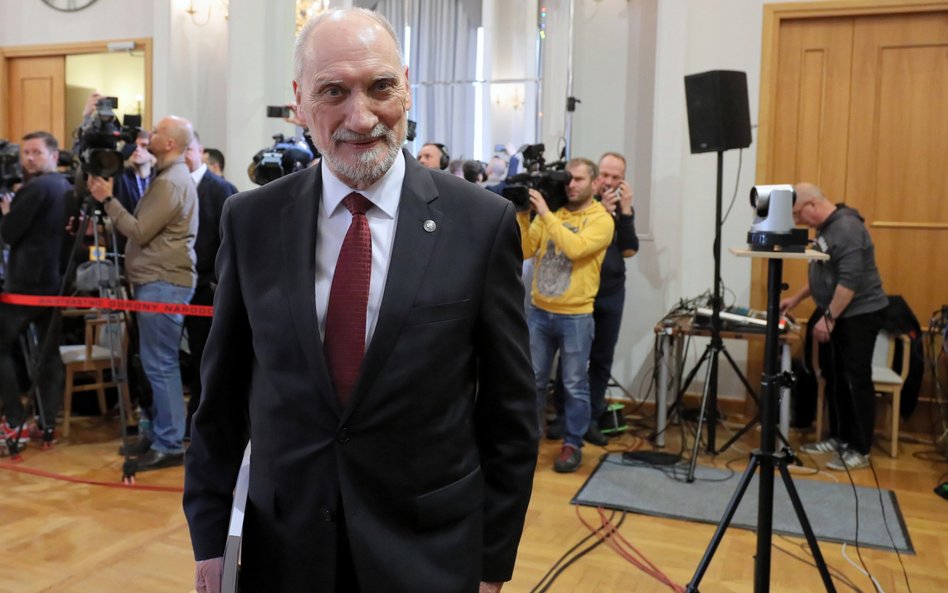 Marek Kozubal: Jak Macierewicz stara się udowodnić zamach