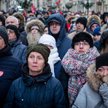 Uroczystości pogrzebowe w Gdańsku - mieszkańcy żegnający prezydenta Pawła Adamowicza przed Bazyliką 
