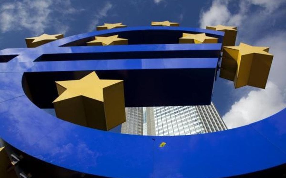 Wzrost gospodarczy w strefie euro zwolnił, a inflacja przyspieszyła
