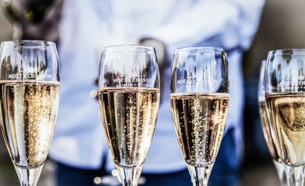 Moet & Chandon to najpopularniejsza marka szampana na świecie. Rocznie powstaje blisko 30 milionów b