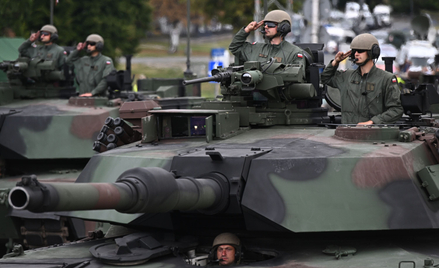 Próba generalna do defilady z okazji Święta Wojska Polskiego na Wisłostradzie w Warszawie.