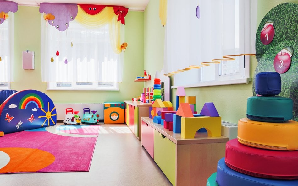 Podczas przerwy wakacyjnej w żłobku rodzice mają szansę na tzw. babciowe