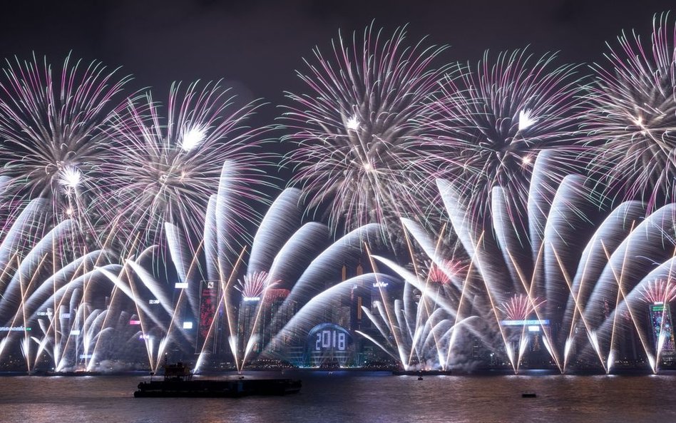 Efektowny pokaz fajerwerków w Hong Kongu