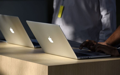 Apple opatentował szklaną klawiaturę do laptopów
