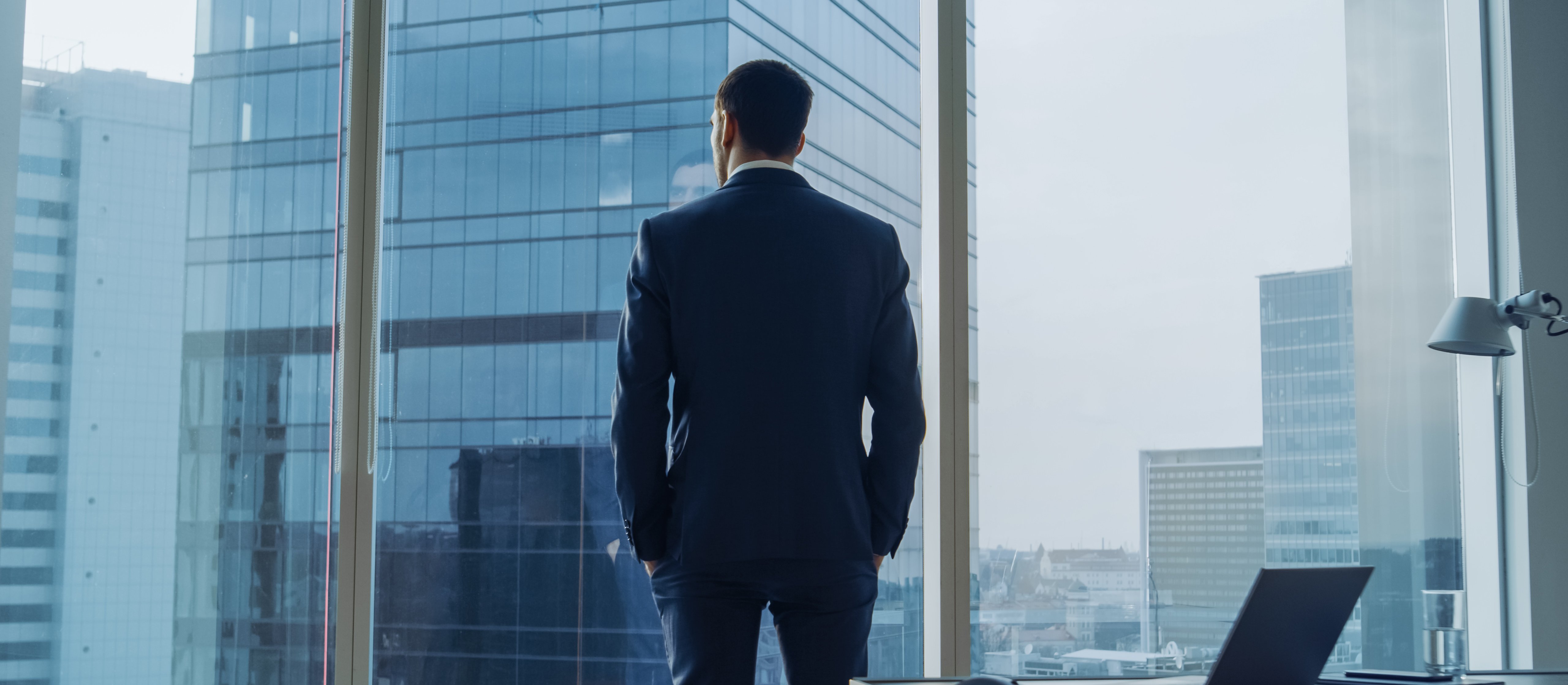 Czy bogactwo widać w mózgu? Przedstawiono wyniki badań