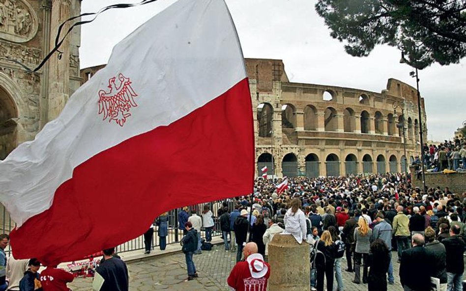 Uroczystości pogrzebowe Jana Pawła II przyciągnęły do Rzymu tłumy pielgrzymów z Polski