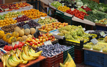 W marketach wybór warzyw i owoców jest często równie duży jak na targowiskach.