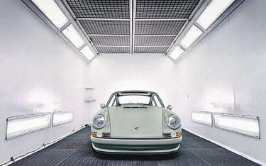 Holenderska firma przerabia zabytkowe Porsche na „elektryki”