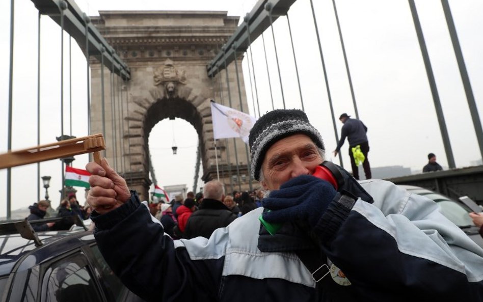 Marsz w Budapeszcie. Węgrzy krytykują stan demokracji