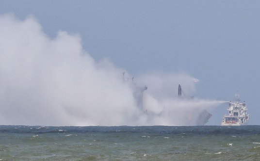 Gaszenie MV X-Press Pearl, fotografia z 30 maja