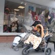 Muzułmanki z dziećmi w berlińskiej dzielnicy Kreuzberg