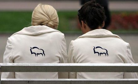 Zysk Pekao mniejszy o połowę