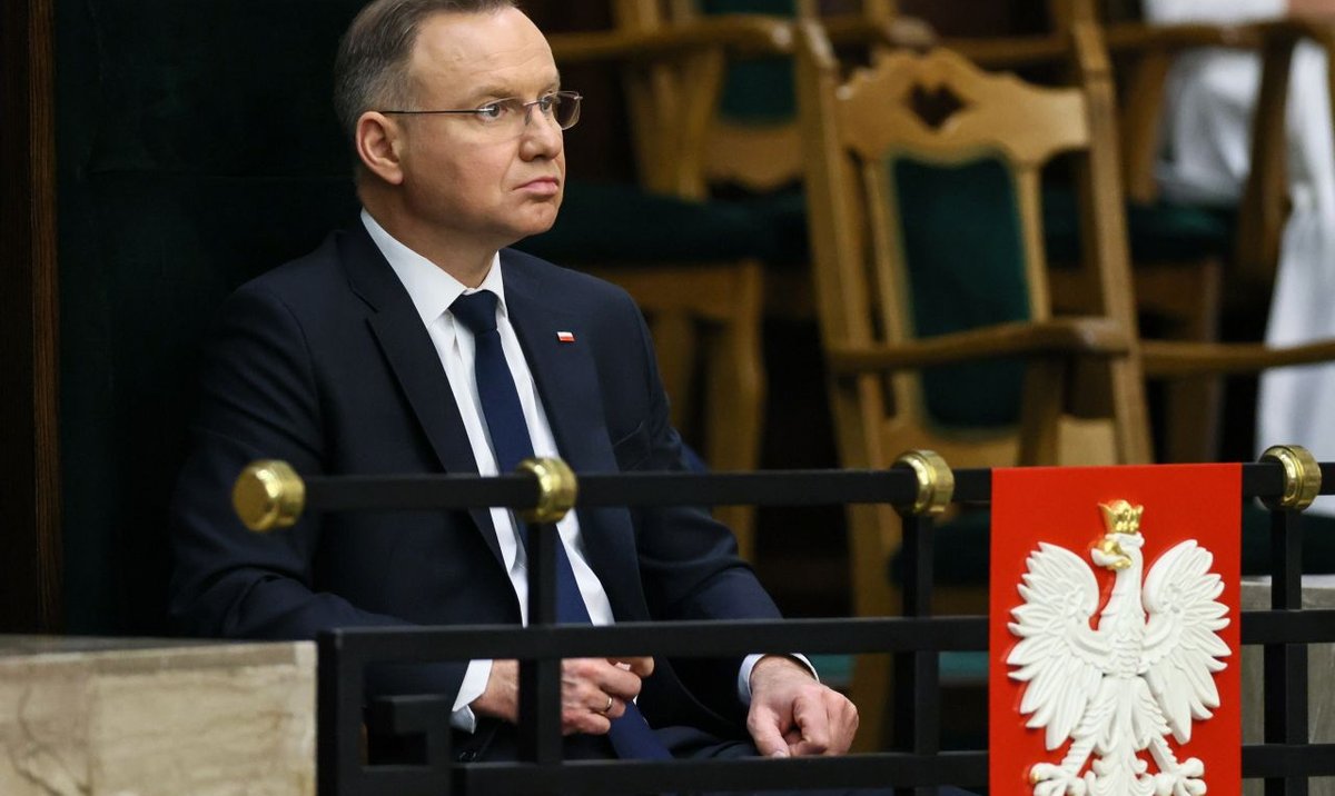 Afera gruntowa. Po ułaskawieniu Kamińskiego i Wąsika prezydent ułaskawia agentów CBA
