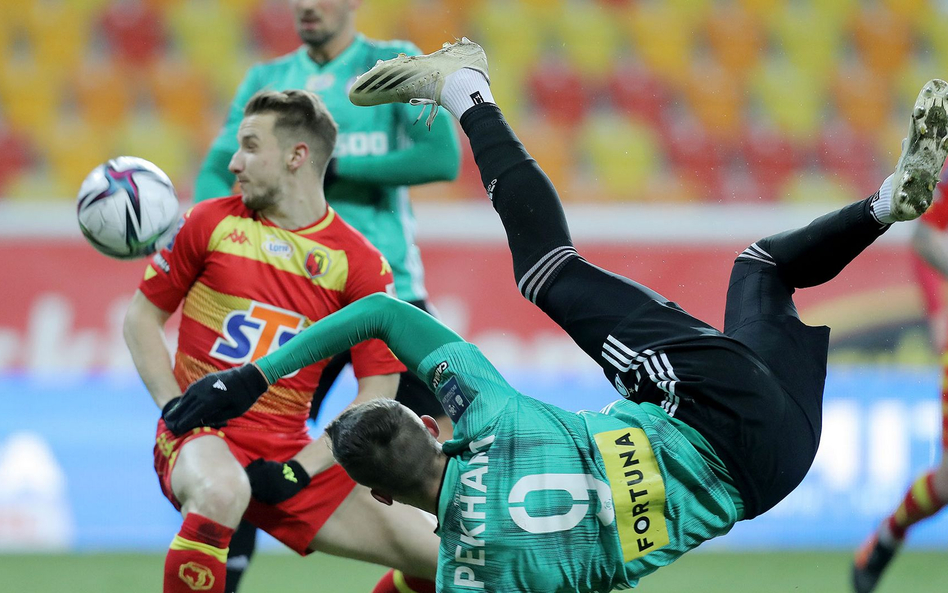 Karny, karny, remis. Legia traci punkty z Jagiellonią