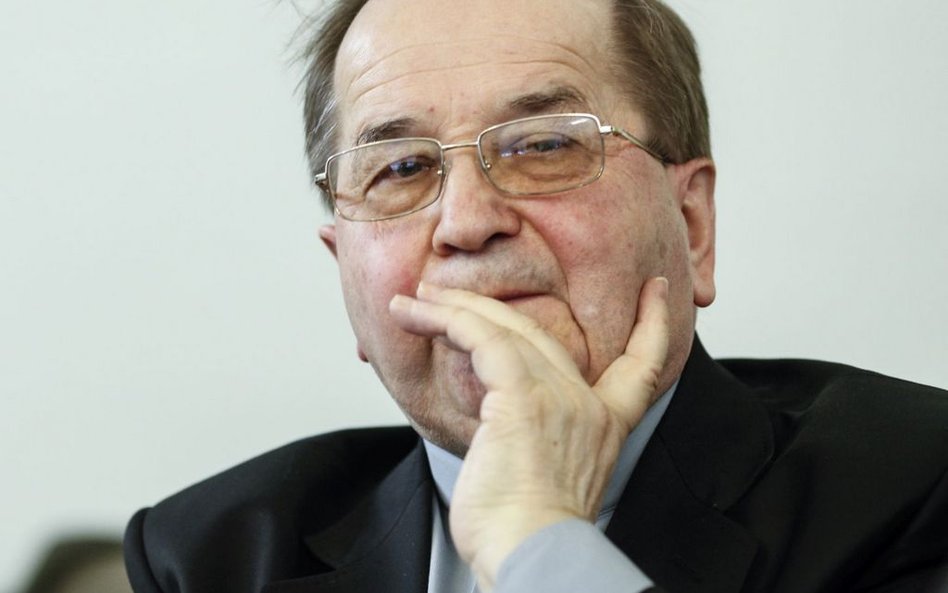 13-latek wypluł hostię. O. Rydzyk: Ksiądz wezwał policję, bo to świętokradztwo