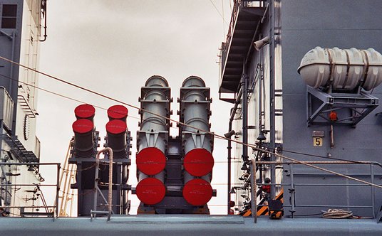 Wyrzutnie pocisków przeciwokrętowych Harpoon.