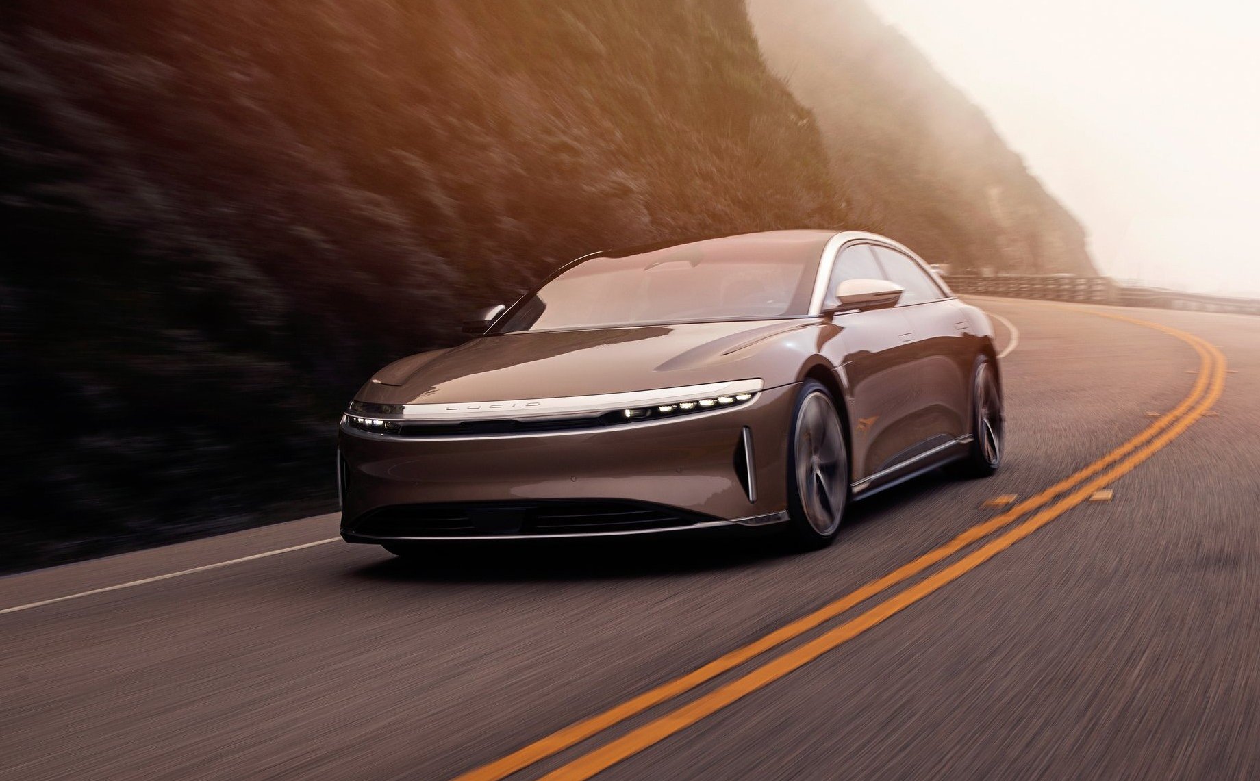 Elektryki na celowniku fiskusa. Koniec darmowej jazdy po drogach