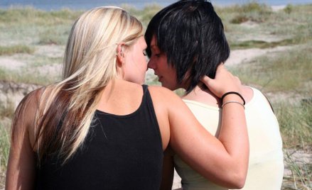 Sąd: akt małżeństwa pary tej samej płci z zagranicy nie trafi do polskich ksiąg stanu cywilnego