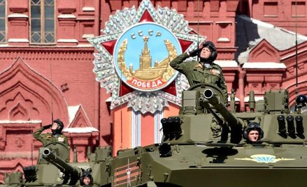Parada wojskowa na placu Czerwonym w Moskwie 9 maja