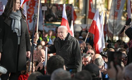 Jarosław Kaczyński podczas manifestacji przed Trybunałem Konstytucyjnym