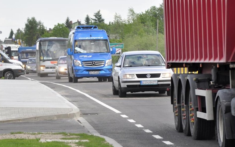 Polskie sklepy czekają puste półki, zabraknie kierowców z Ukrainy