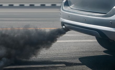 Drogówka, walcząc ze smogiem, zatrzymuje auta