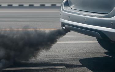 Drogówka, walcząc ze smogiem, zatrzymuje auta