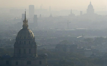 Paryż dusi się w smogu