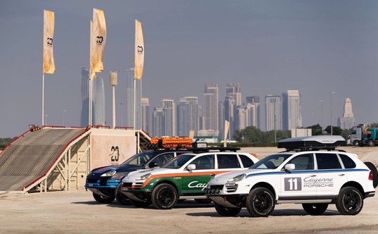 W Dubaju świętowano również 20 lecie modelu Cayenne