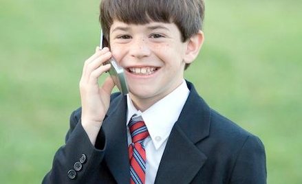 Naukowcy przekonują, że powinniśmy ograniczyć używanie komórek przez najmłodszych.