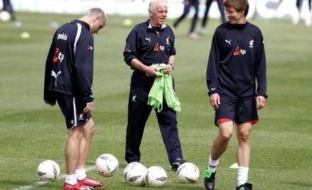 Grzegorz Rasiak (z prawej) ostatni raz zagrał w reprezentacji Leo Beenhakkera (w środku) w 2007 r.