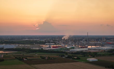 Włochy jako pierwsze rozważają zawieszenie handlu usprawnieniami do emisji CO2