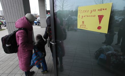 Uchodźcom z Ukrainy będą przysługiwały liczne świadczenia