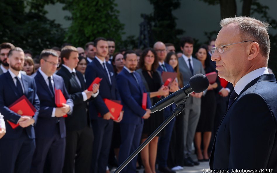 9 sierpnia Prezydent Rzeczypospolitej Polskiej Andrzej Duda wręczył akty mianowania do pełnienia urz