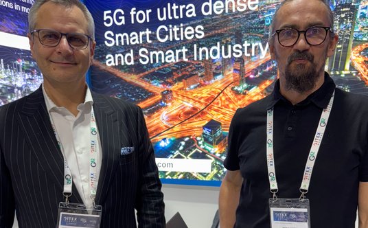 Przedstawiciele firmy is-wireless na targach GITEX Global, po lewej Artur Chmielewski, head of sales