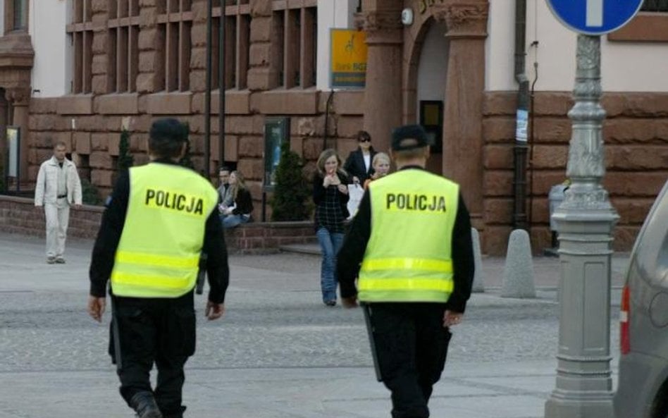 Więcej wolnego na naukę dla policjantów