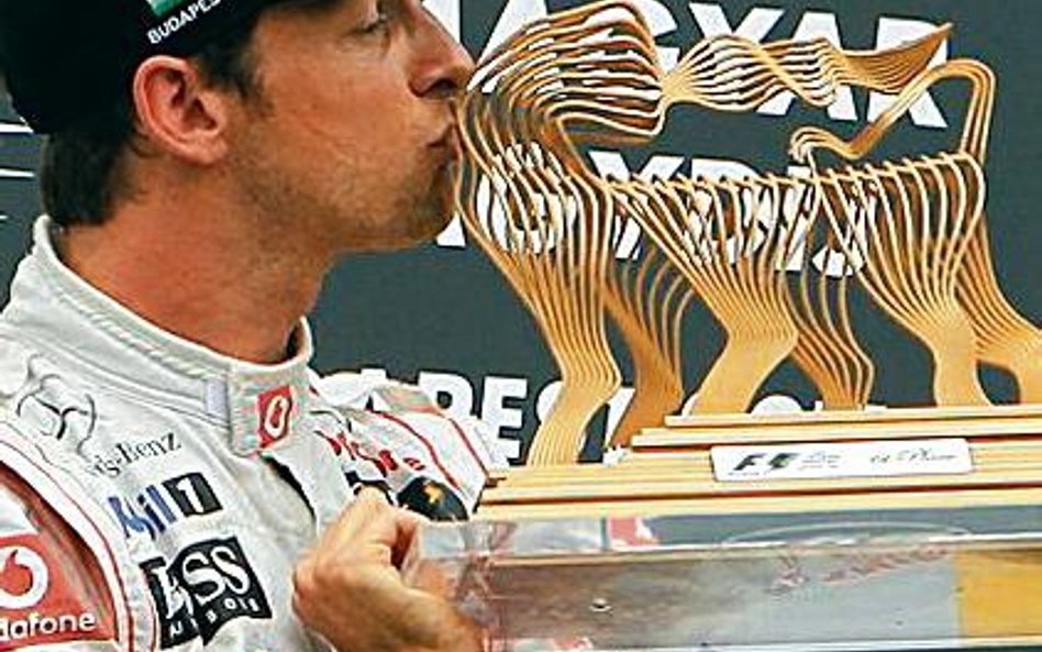 Jenson Button wygrał na Węgrzech drugi wyścig w tym sezonie