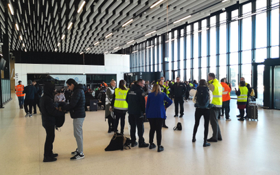Lotnisko przeszło próbę generalną z udziałem kilkuset "pasażerów"