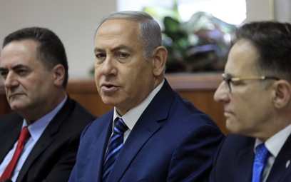 Negocjator Netanjahu: Polska cofa się z podkulonym ogonem