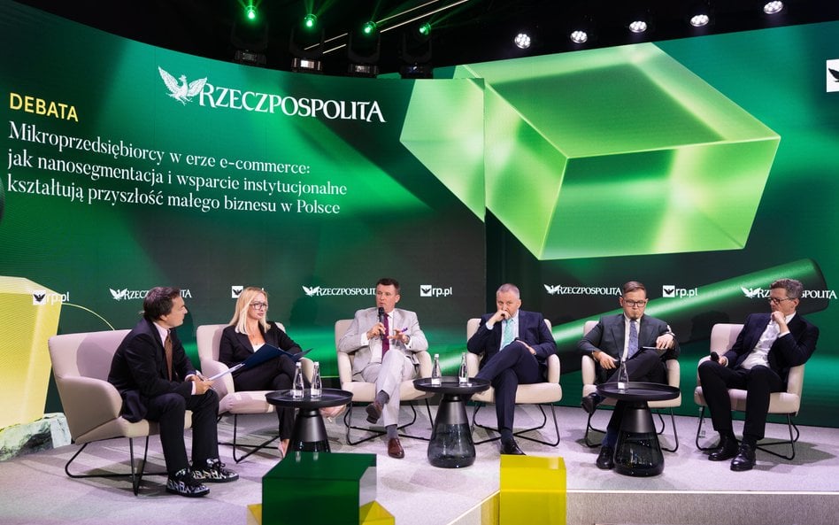 Uczestnicy debaty „Mikroprzedsiębiorcy w erze e-commerce: jak nanosegmentacja i wsparcie instytucjon