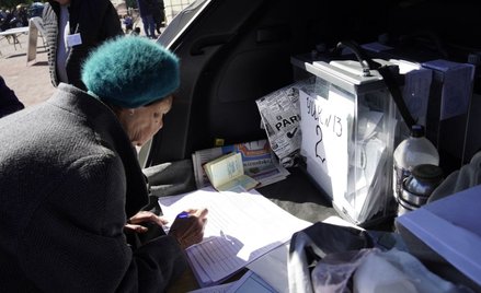 Głosowanie w pseudoreferendum w Mariupolu