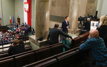Sejm bez mediów, ale też bez płotu