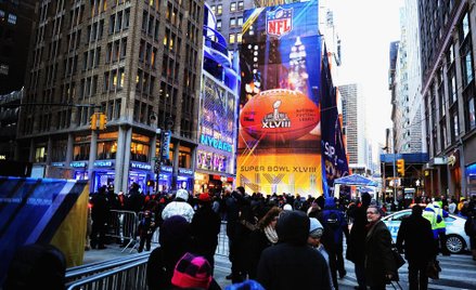 Reklama Super Bowl Toboggan Run na nowojorskim Times Square