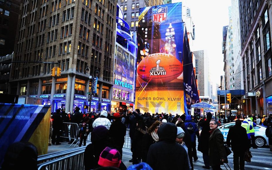 Reklama Super Bowl Toboggan Run na nowojorskim Times Square