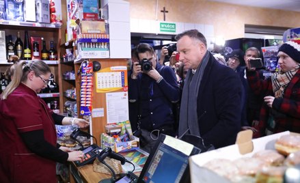 Andrzej Duda podjął decyzję ws. zakazu stosowania gotówki