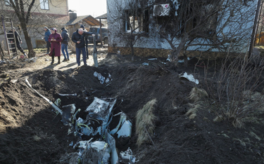 Skutki ostrzału na przedmieściach Kijowa