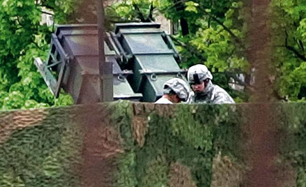 Żołnierze obsługujący baterię Patriot