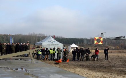 Prezentacja projektów najnowszych polskich bezzałogowych statków powietrznych w Wojskowym Instytucie